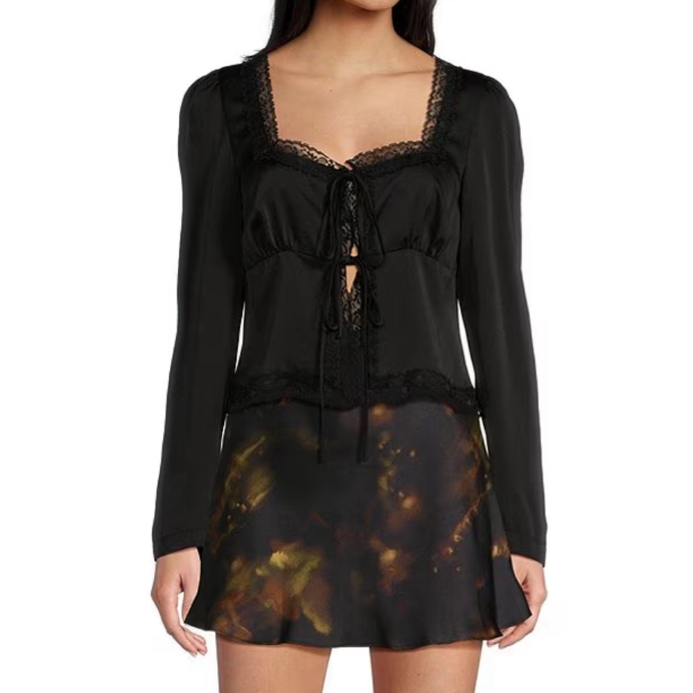 Gianni Bini XL
Callie Satin Lace Trim Tie Front Square Neck Long Sleeve Blouse